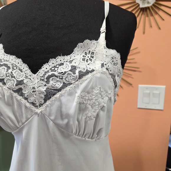 Vintage 80s Slip 38 Isis Cream Lace Chemise Feminine Lace Satin Coquette - Picture 7 of 16